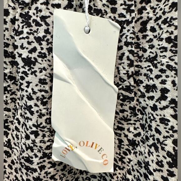 LOVE OLIVE CO | Black White Floral Blouse 100% Cotton Top NWT | Medium - Picture 6 of 8